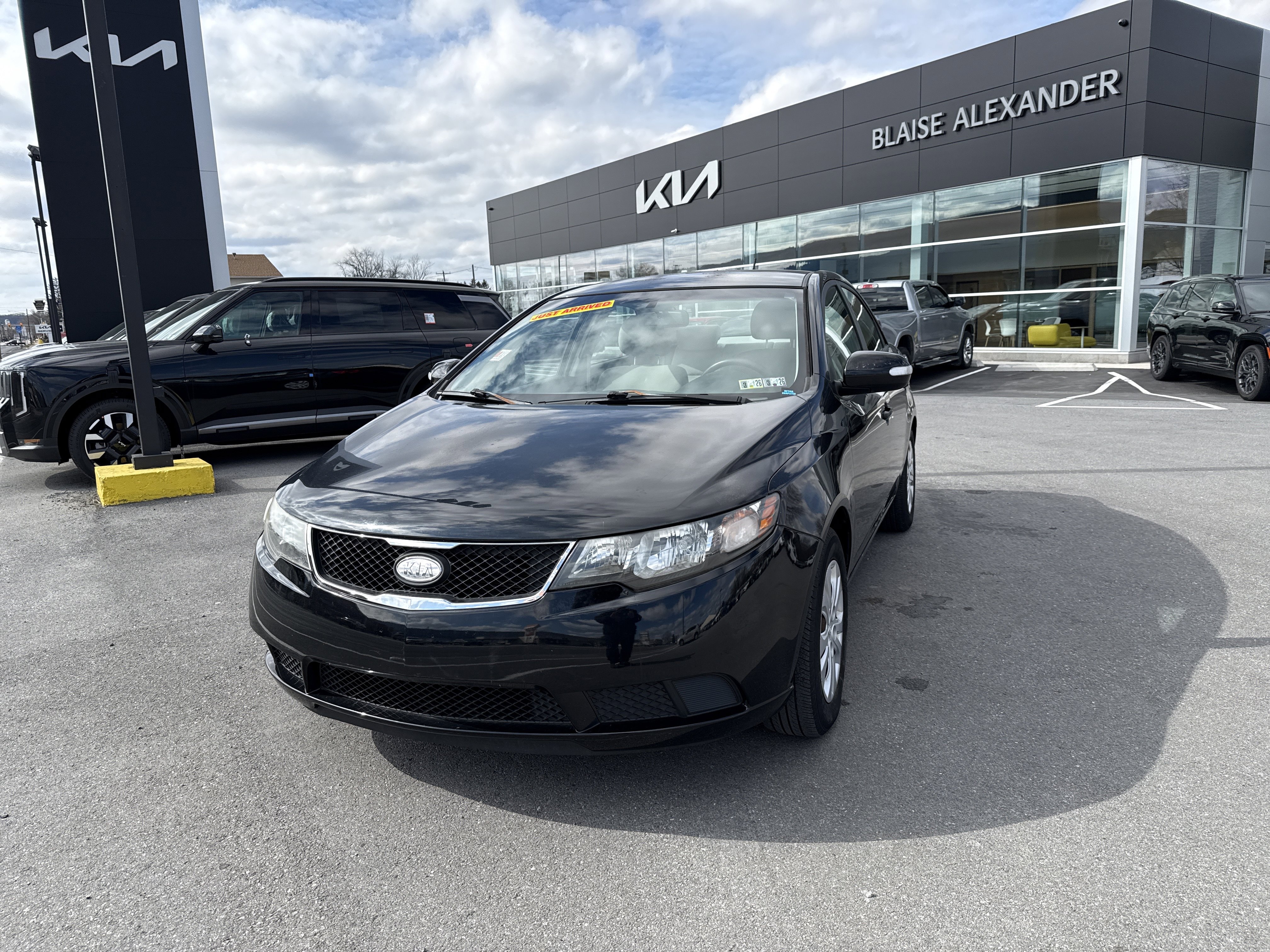 Used 2010 Kia Forte EX image 8