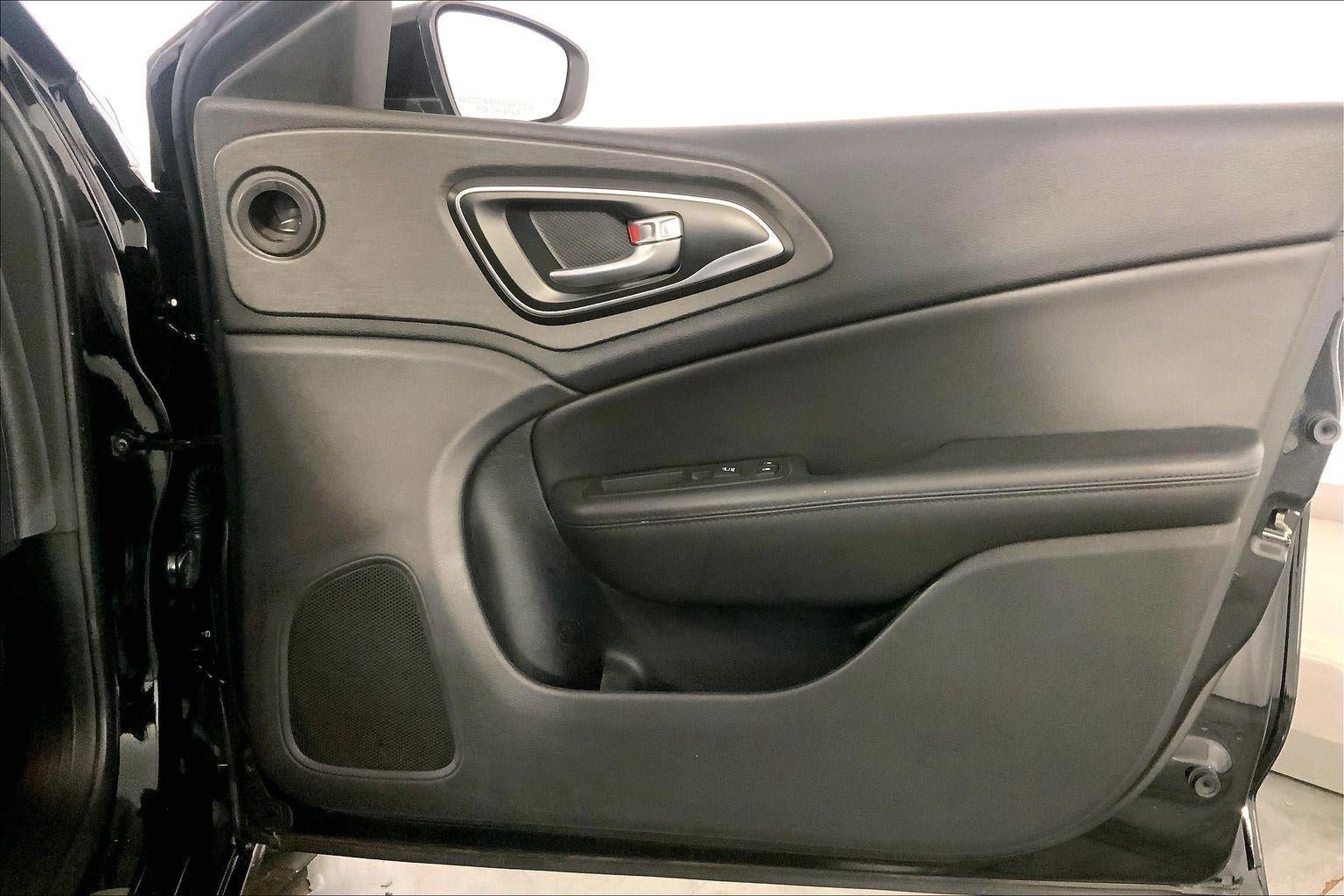 Used 2017 Chrysler 200 Limited Platinum w/ Mopar Interior Package FWD image 25