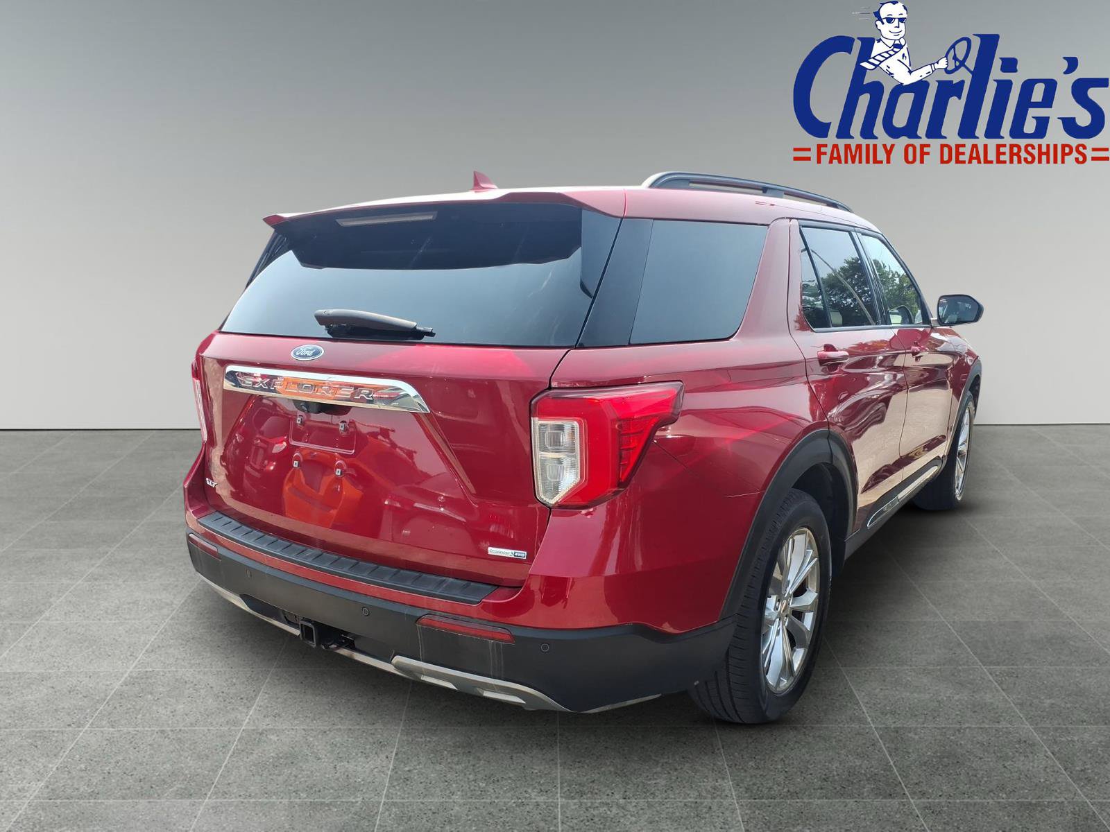Used 2020 Ford Explorer XLT w/ Equipment Group 202A AWD/4WD image 4