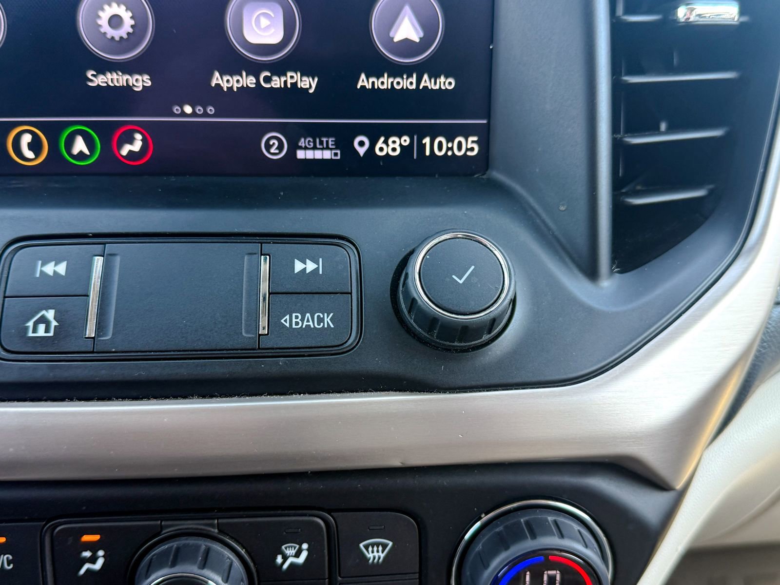 Used 2020 GMC Acadia Denali w/ Technology Package AWD/4WD image 33