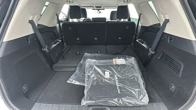 New 2026 Nissan Pathfinder S image 15