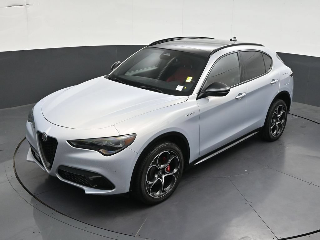 Used 2025 Alfa Romeo Stelvio Sprint w/ Veloce Package AWD/4WD image 15