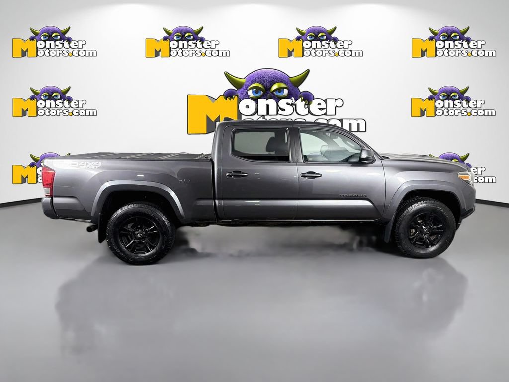 Used 2017 Toyota Tacoma TRD Sport AWD/4WD image 4