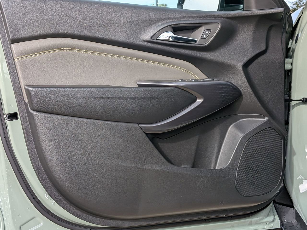 New 2026 Chevrolet Trax ACTIV w/ Sunroof Package image 7