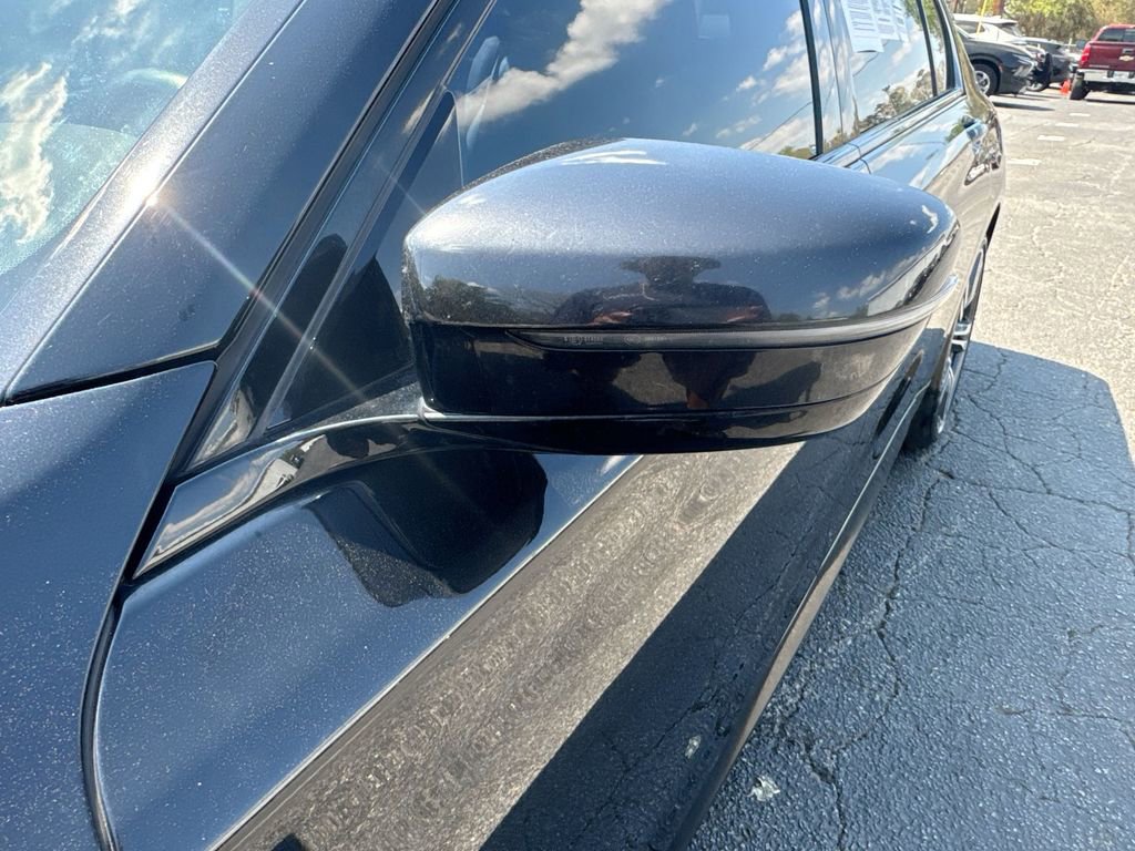 Used 2019 BMW 740i w/ M Sport Package image 11