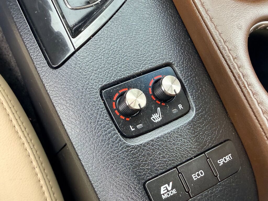 Used 2014 Toyota Avalon Limited image 7