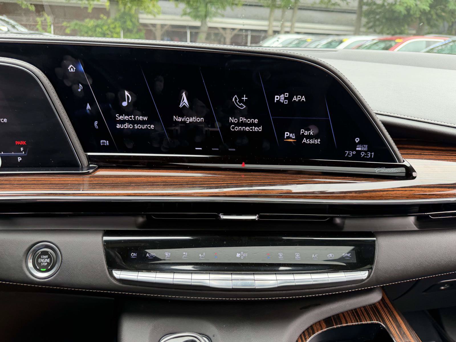 Used 2022 Cadillac Escalade ESV Premium Luxury AWD/4WD image 24