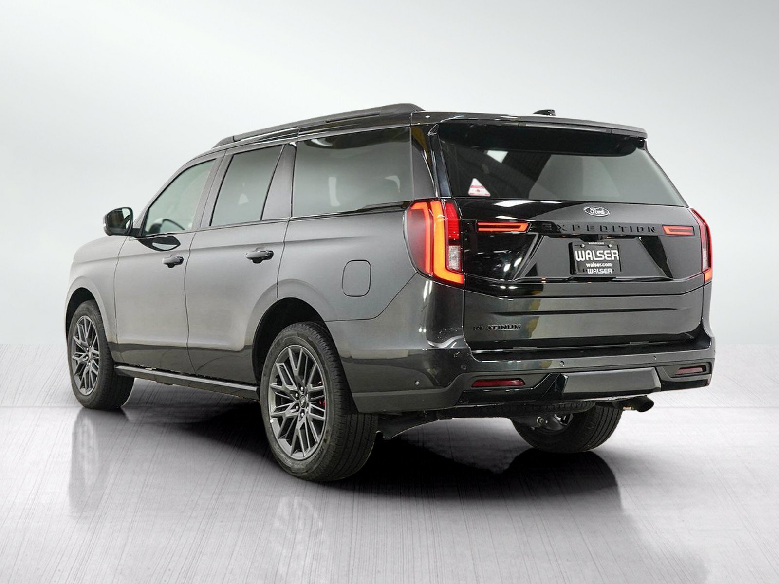 Used 2025 Ford Expedition Platinum w/ Stealth Performance Package AWD/4WD image 3
