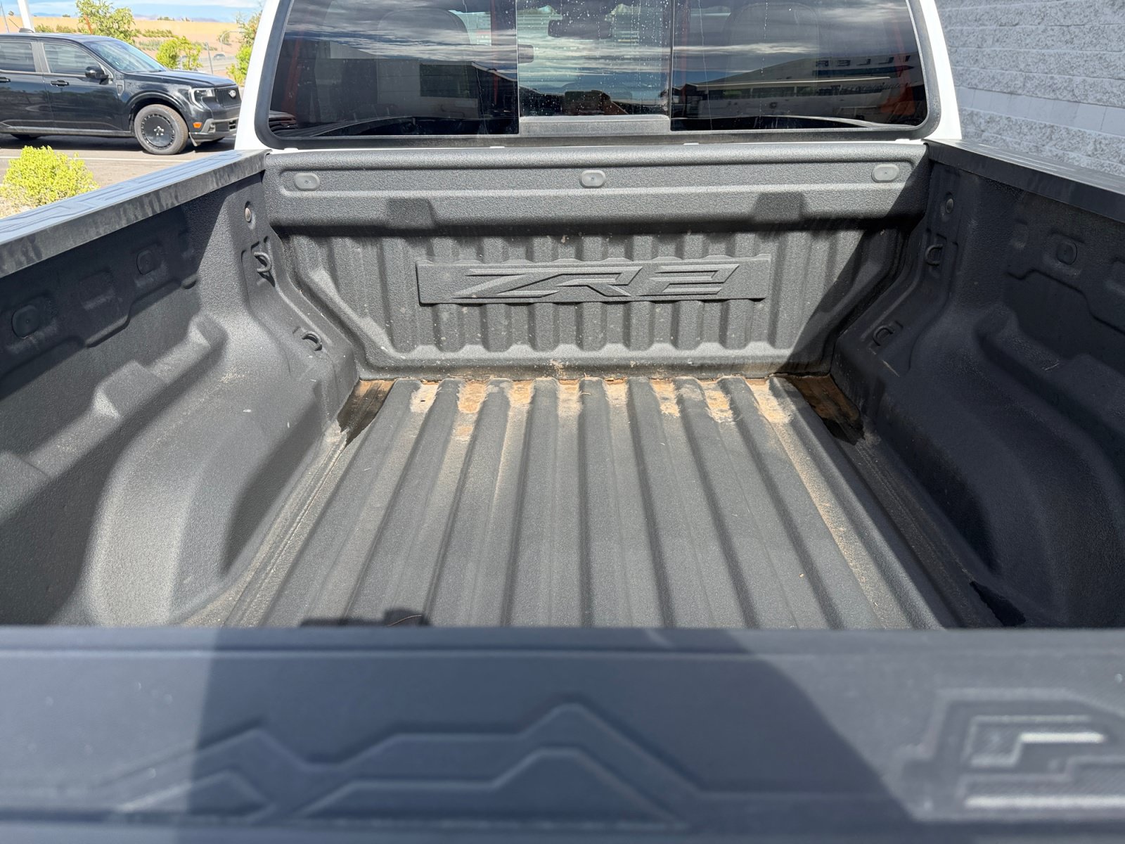 Used 2024 Chevrolet Colorado ZR2 w/ Technology Package AWD/4WD image 28