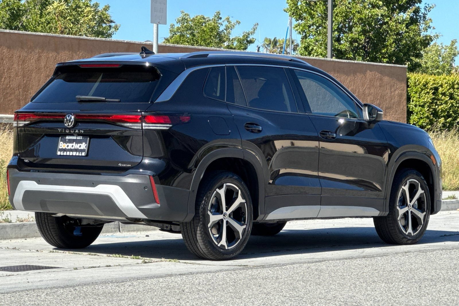 New 2026 Volkswagen Tiguan SE AWD/4WD image 4