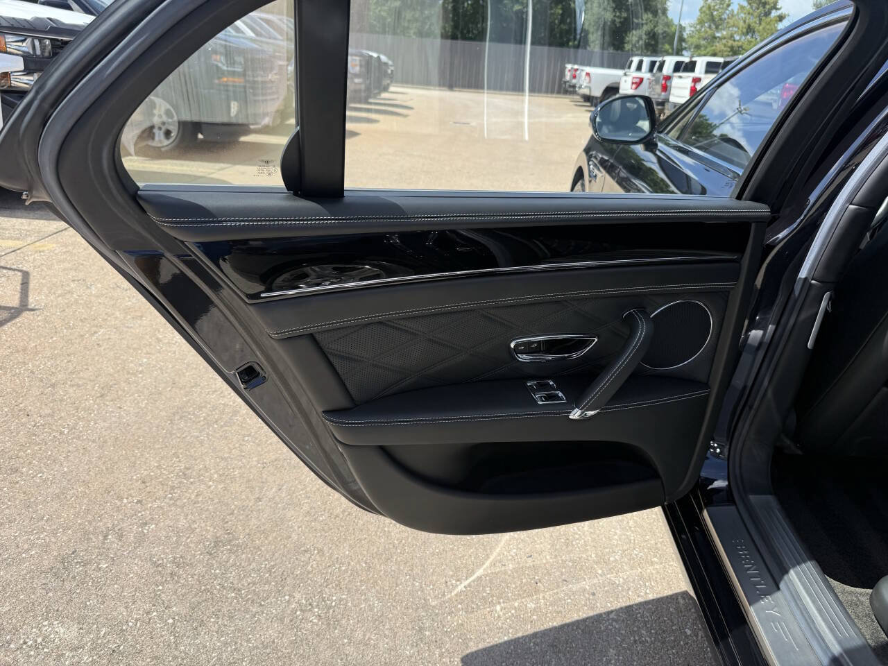 Used 2015 Bentley Flying Spur V8 AWD/4WD image 14