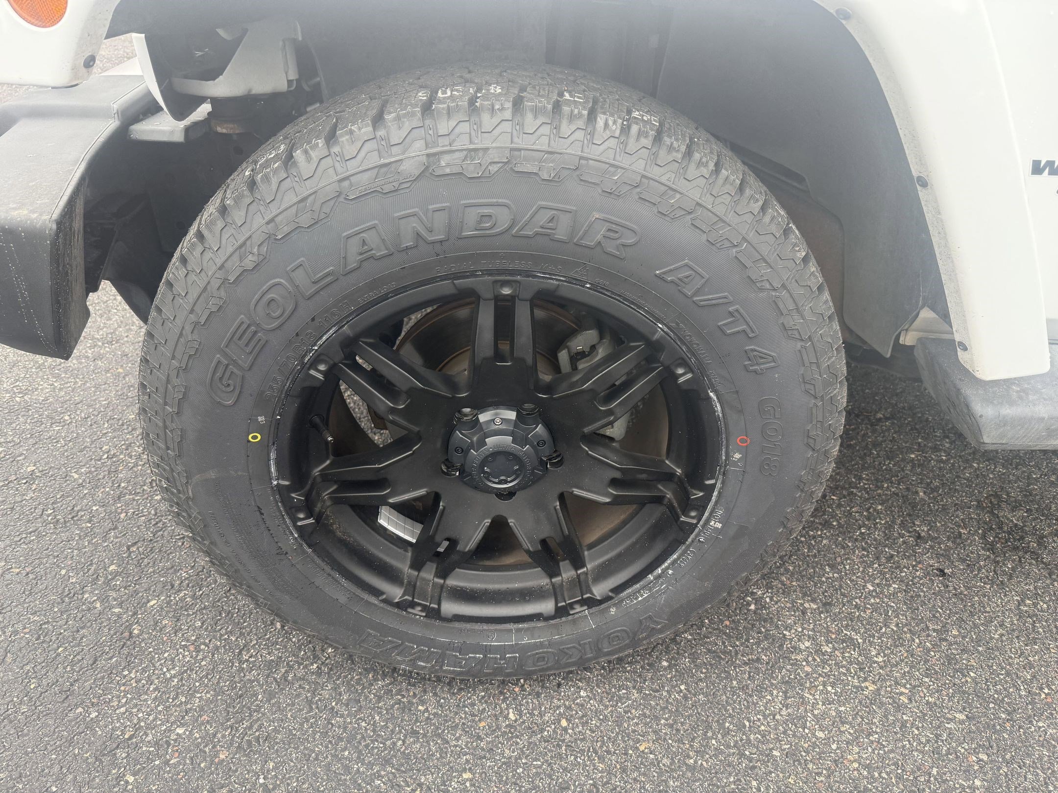 Used 2013 Jeep Wrangler Unlimited Sahara image 22