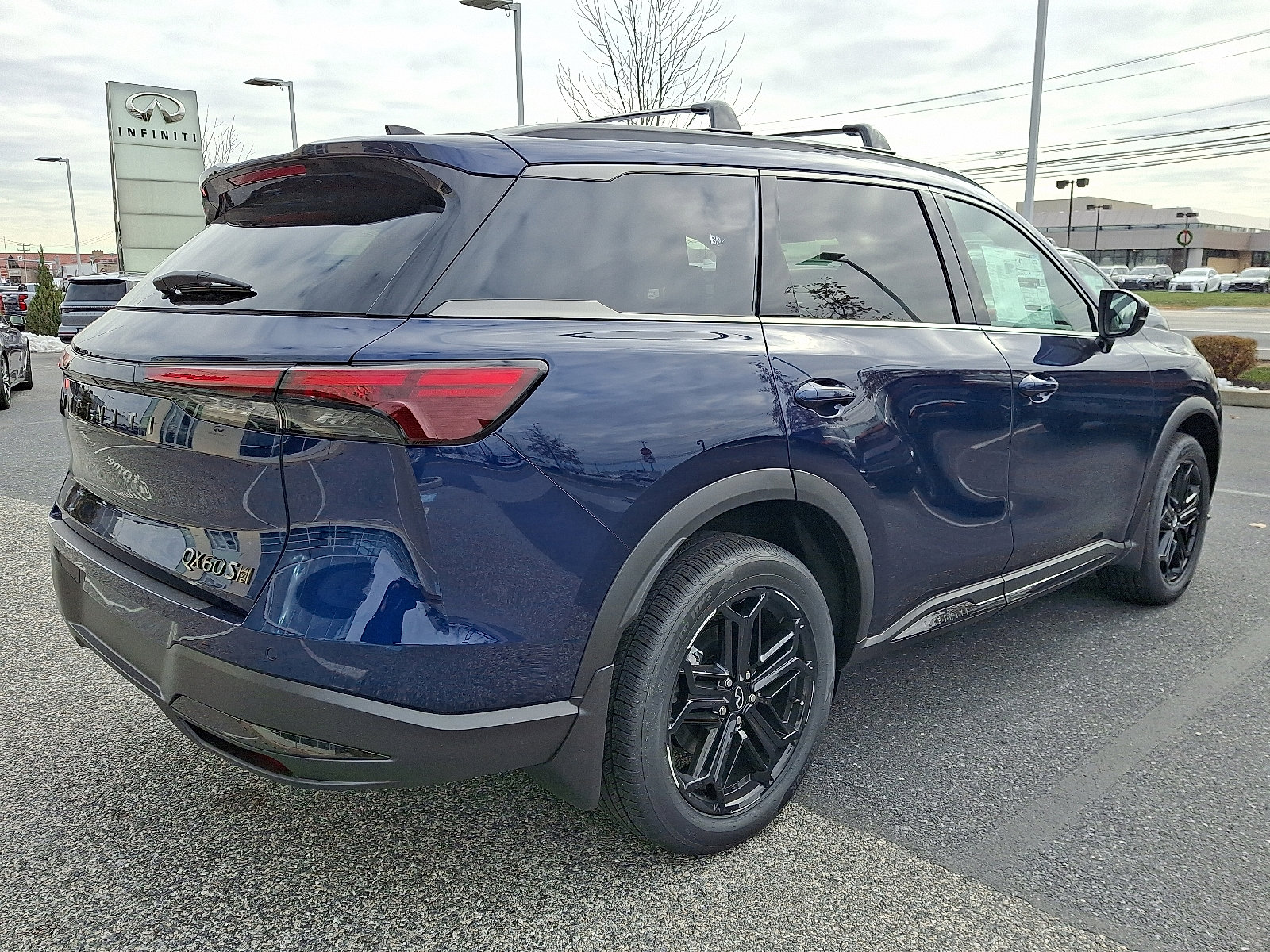 New 2026 INFINITI QX60 Sport w/ Dark Cargo Package image 4