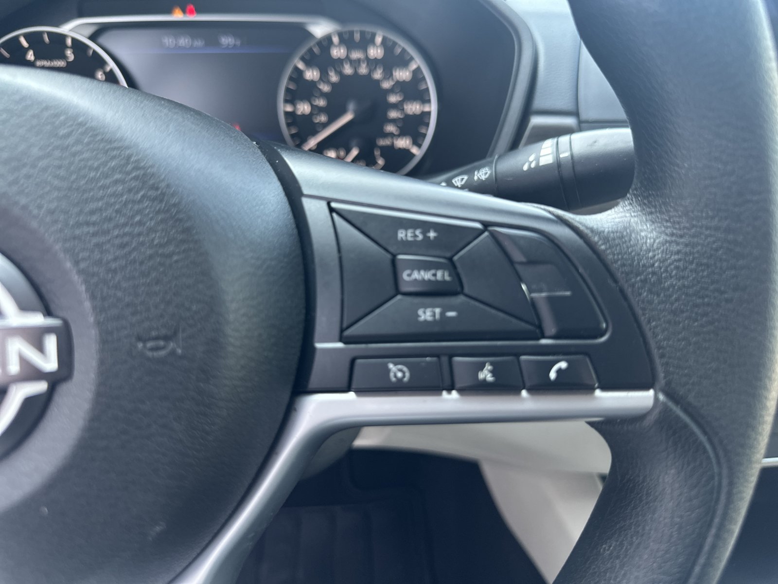 Used 2025 Nissan Altima 2.5 SV FWD image 12