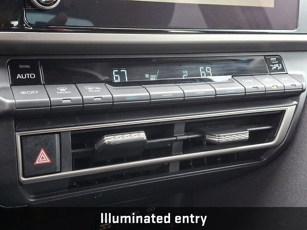 Used 2025 Toyota Camry LE image 18