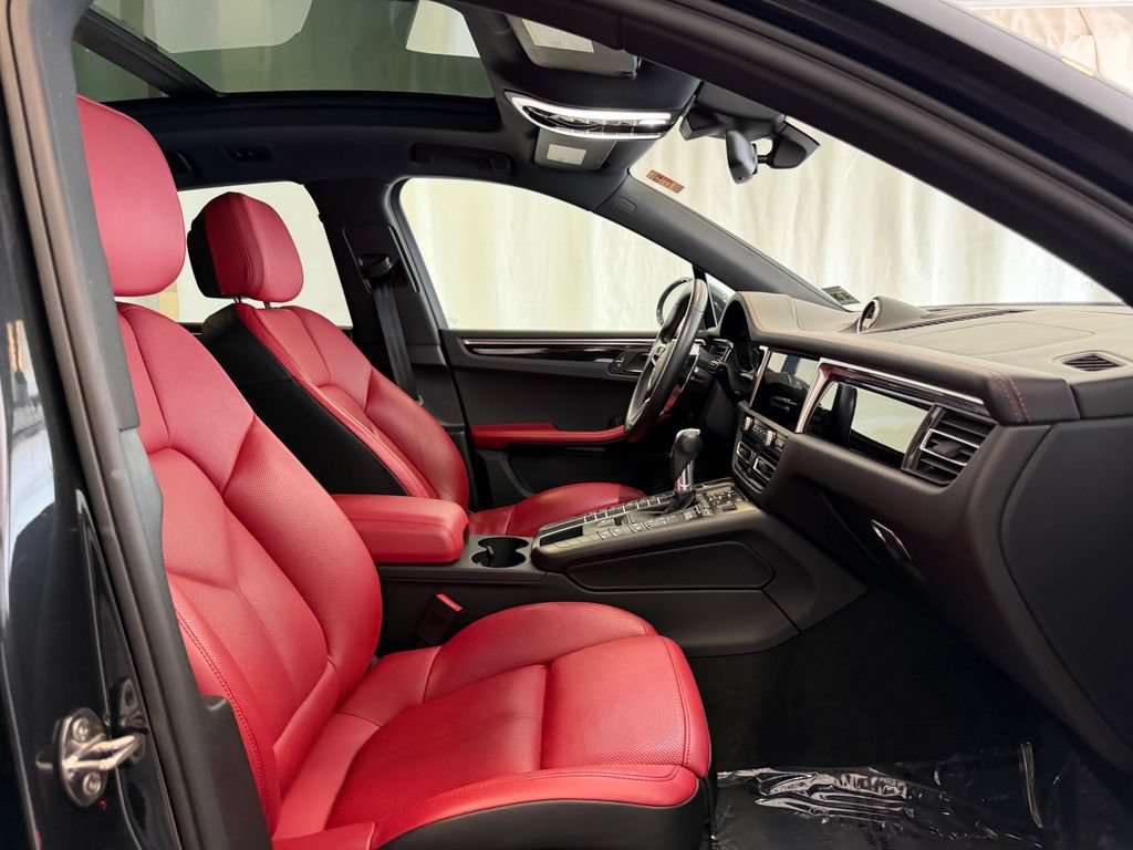 Certified 2021 Porsche Macan S AWD/4WD image 16