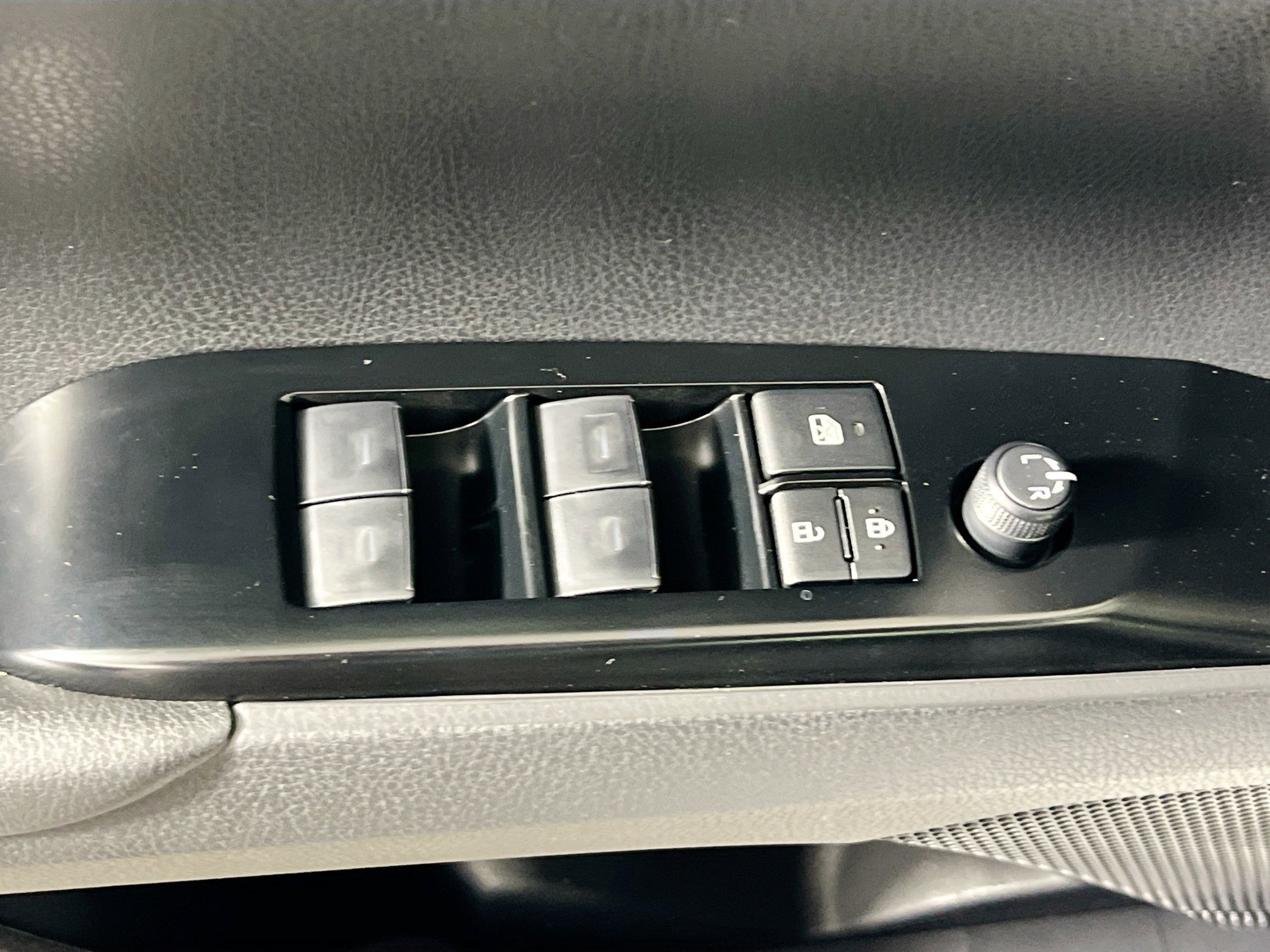 New 2026 Toyota Camry SE FWD image 16