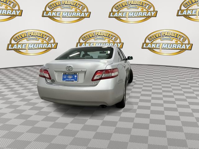 Used 2010 Toyota Camry LE FWD image 2