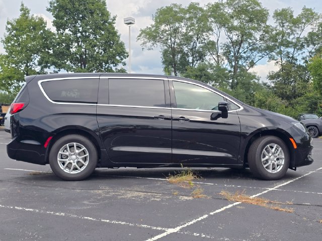 New 2027 Chrysler Pacifica LX FWD image 25