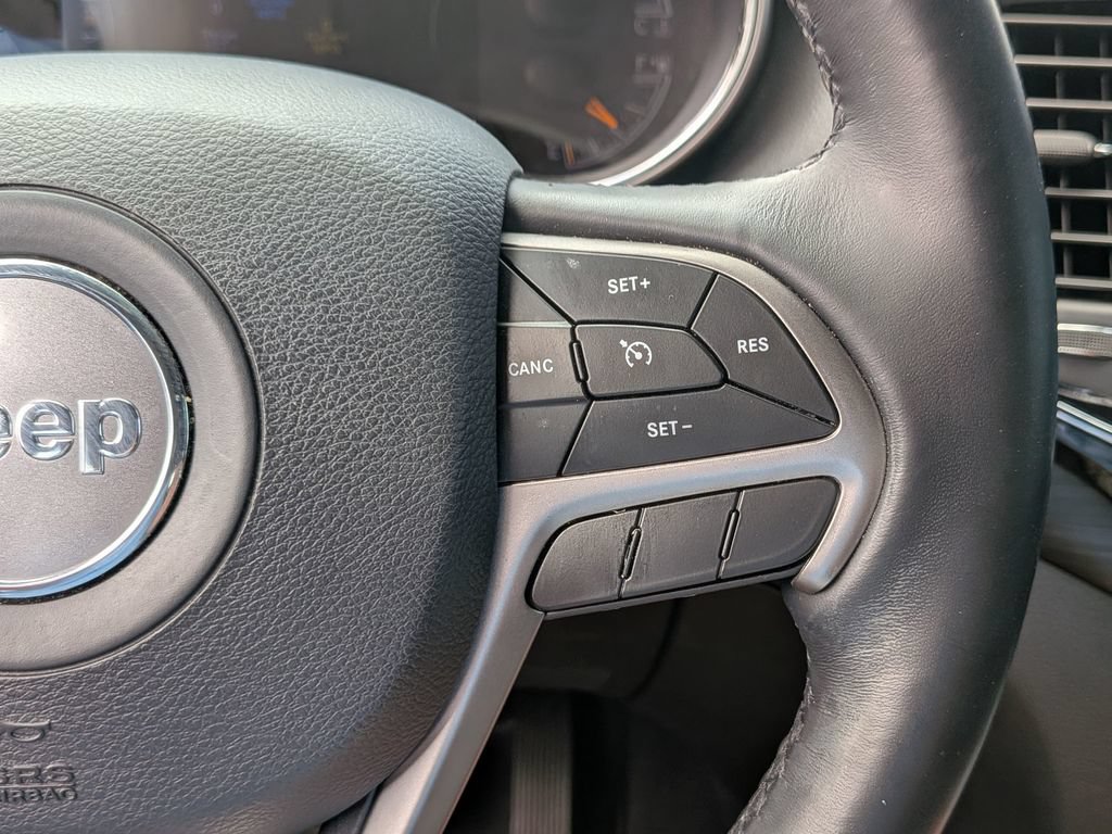 Used 2019 Jeep Grand Cherokee Altitude RWD image 19