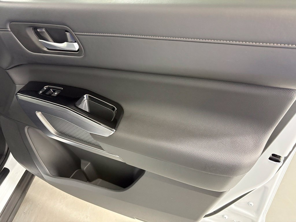 New 2026 Nissan Pathfinder SL FWD image 44