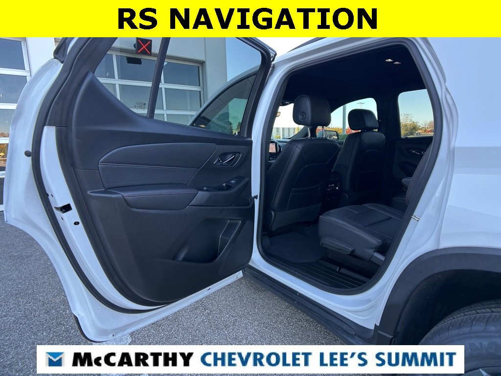 Used 2023 Chevrolet Traverse RS image 30