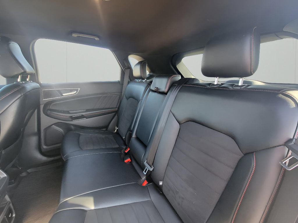 Used 2020 Ford Edge ST-Line w/ Cold Weather Package AWD/4WD image 27