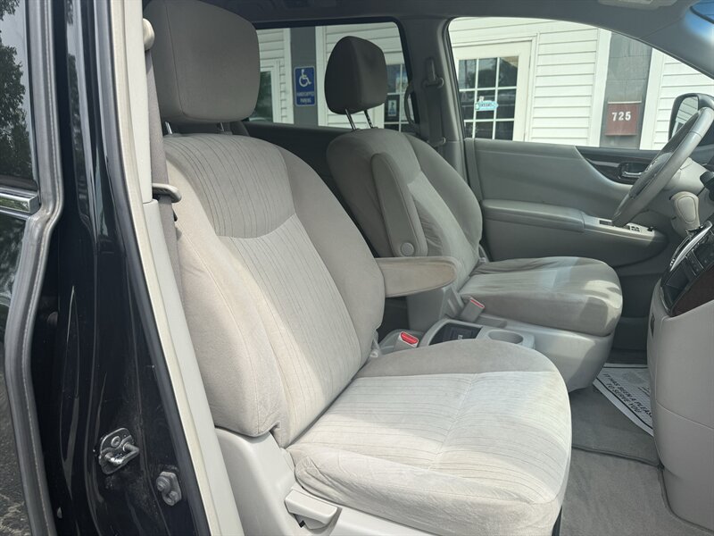 Used 2016 Nissan Quest SV FWD image 17
