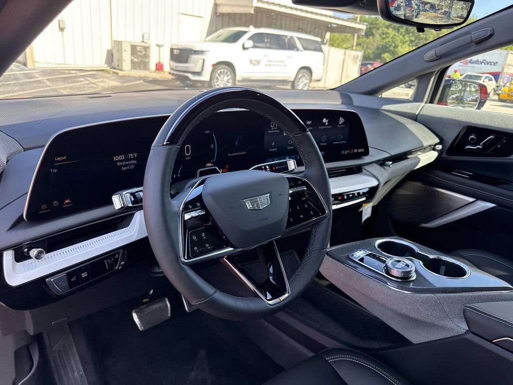 Certified 2025 Cadillac Optiq Sport 1 image 33