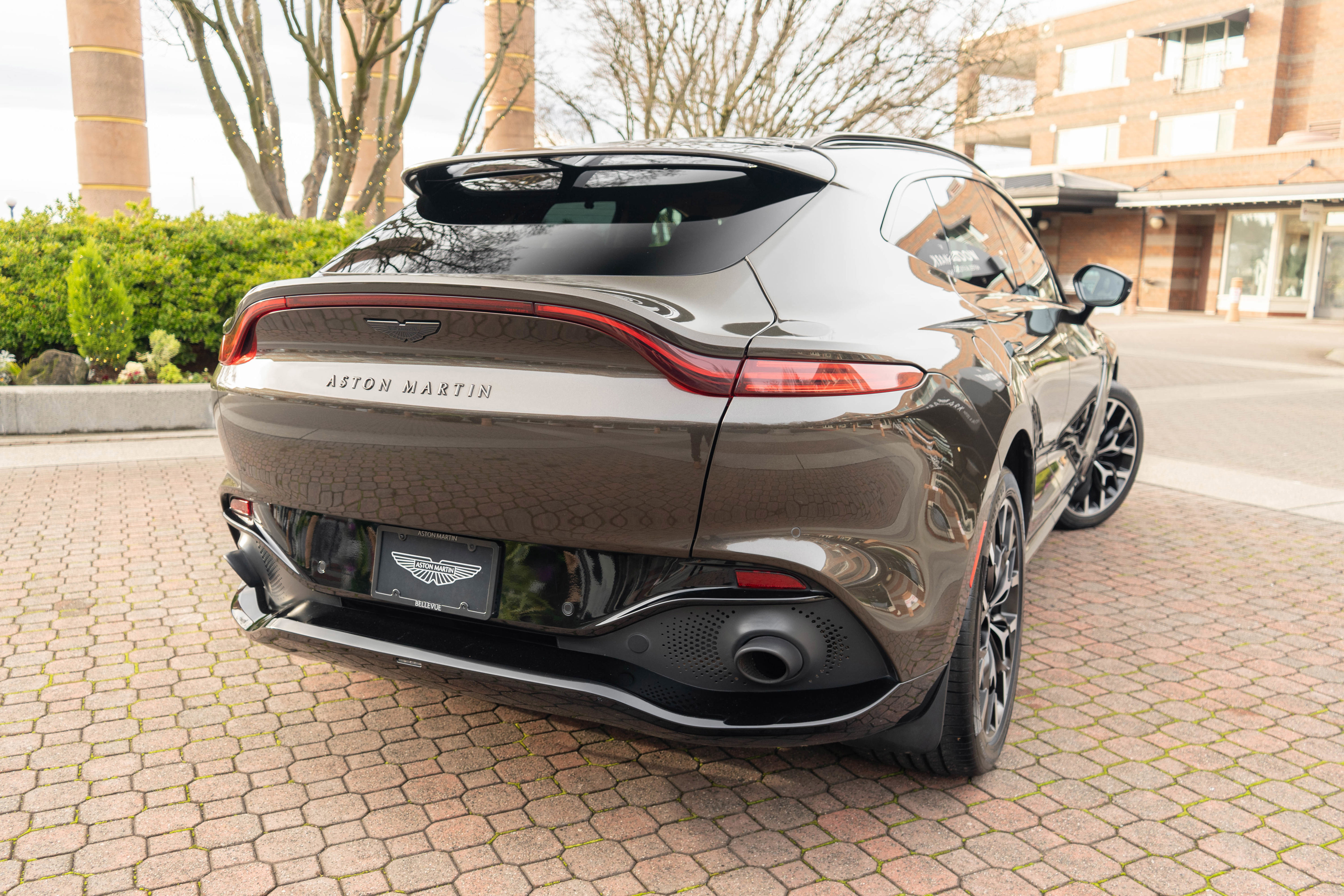 Used 2021 Aston Martin DBX image 53