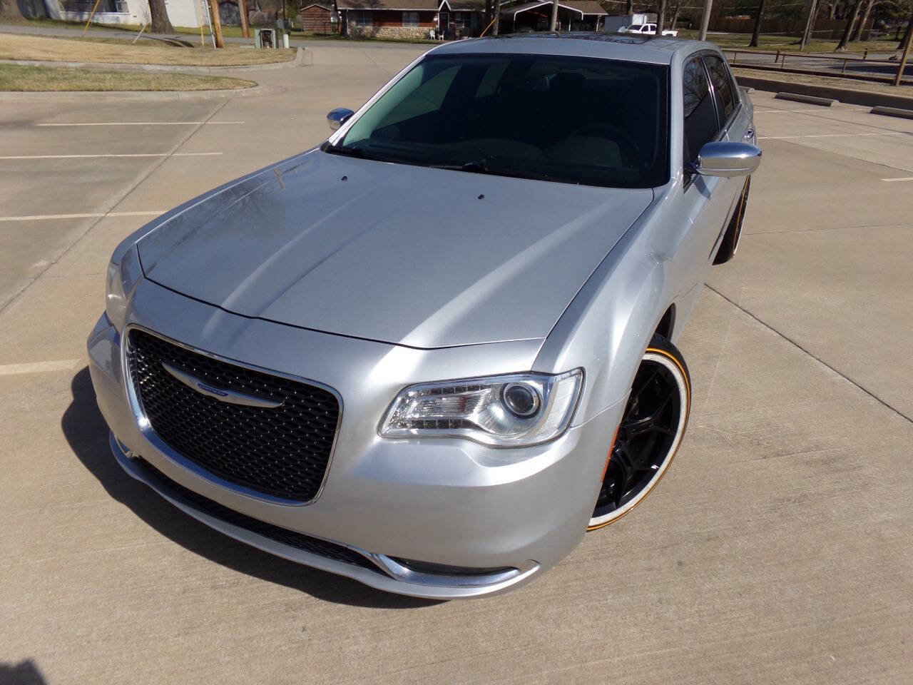 Used 2020 Chrysler 300 Limited image 3