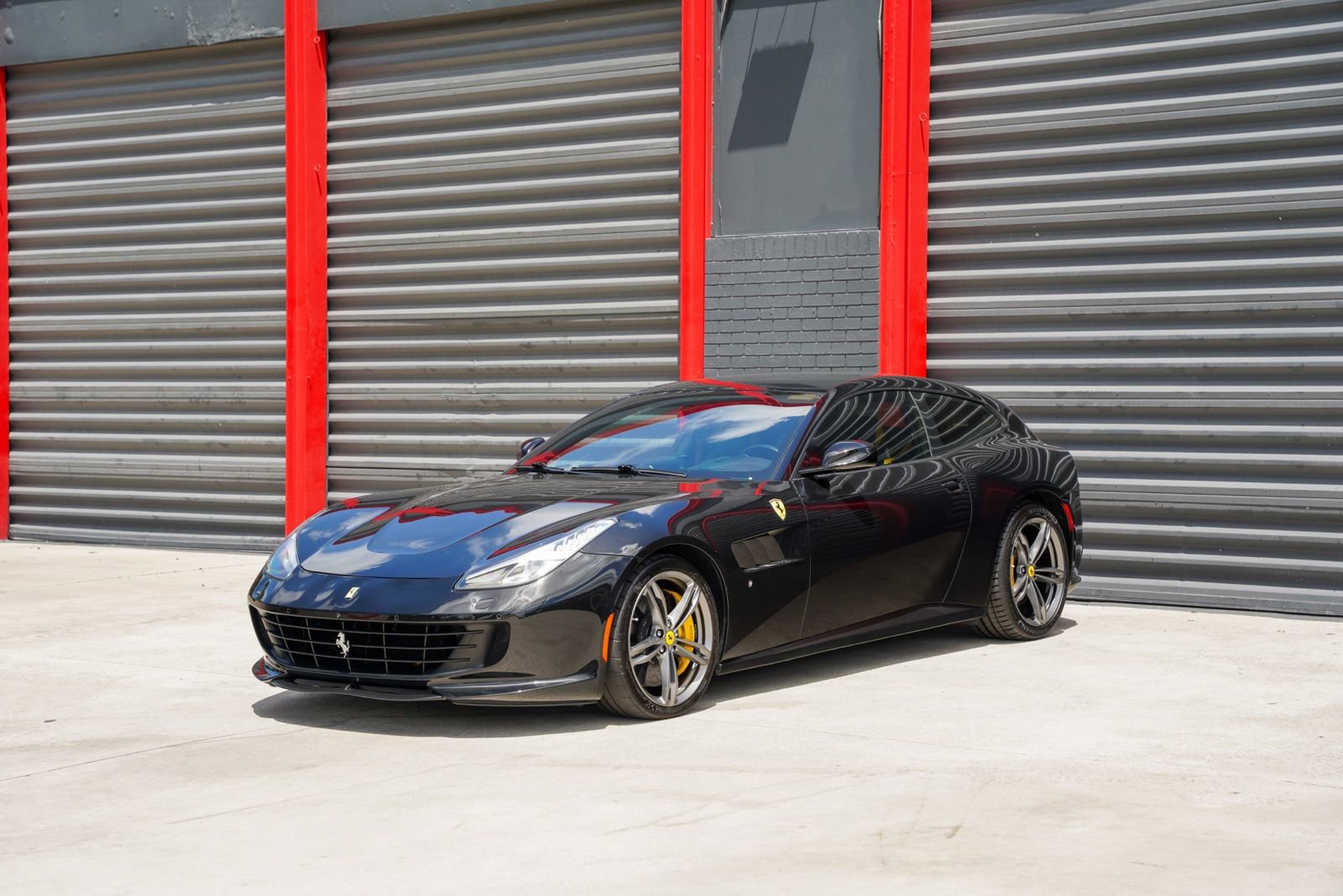 Used 2017 Ferrari GTC4Lusso image 1