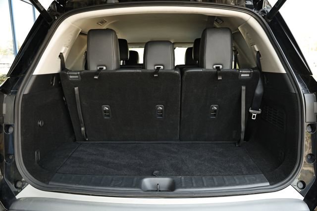 Used 2025 Nissan Pathfinder SL image 29