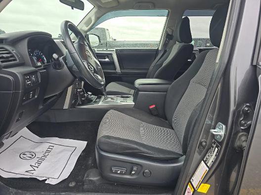 Used 2016 Toyota 4Runner SR5 image 3