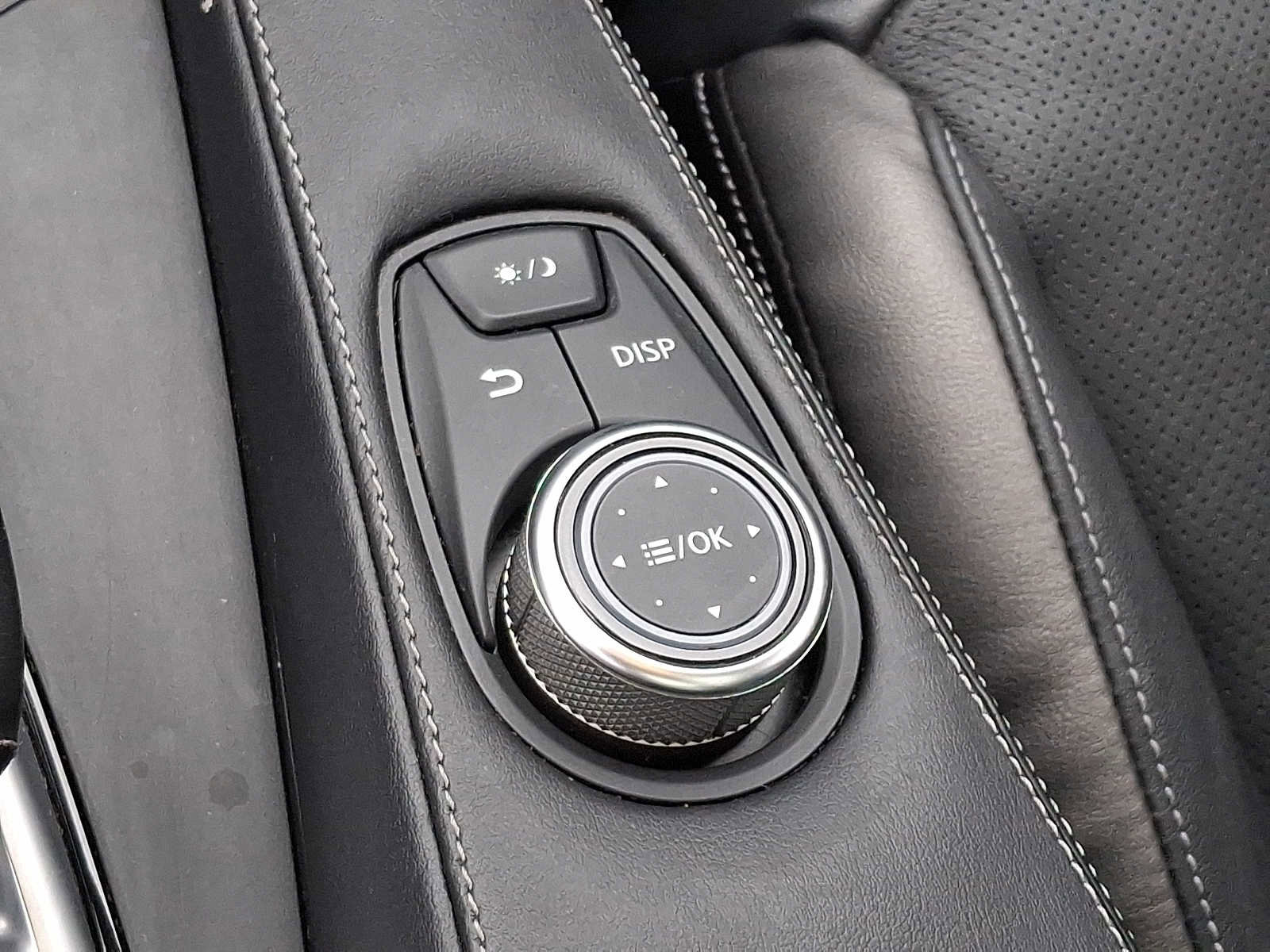 Used 2022 INFINITI QX50 Luxe w/ Appearance Package AWD/4WD image 25