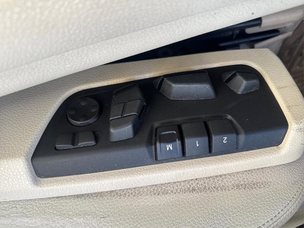 Used 2013 BMW 640i Convertible image 20