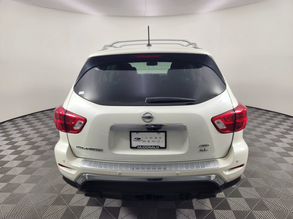 Used 2017 Nissan Pathfinder SL w/ SL Premium Package AWD/4WD image 4