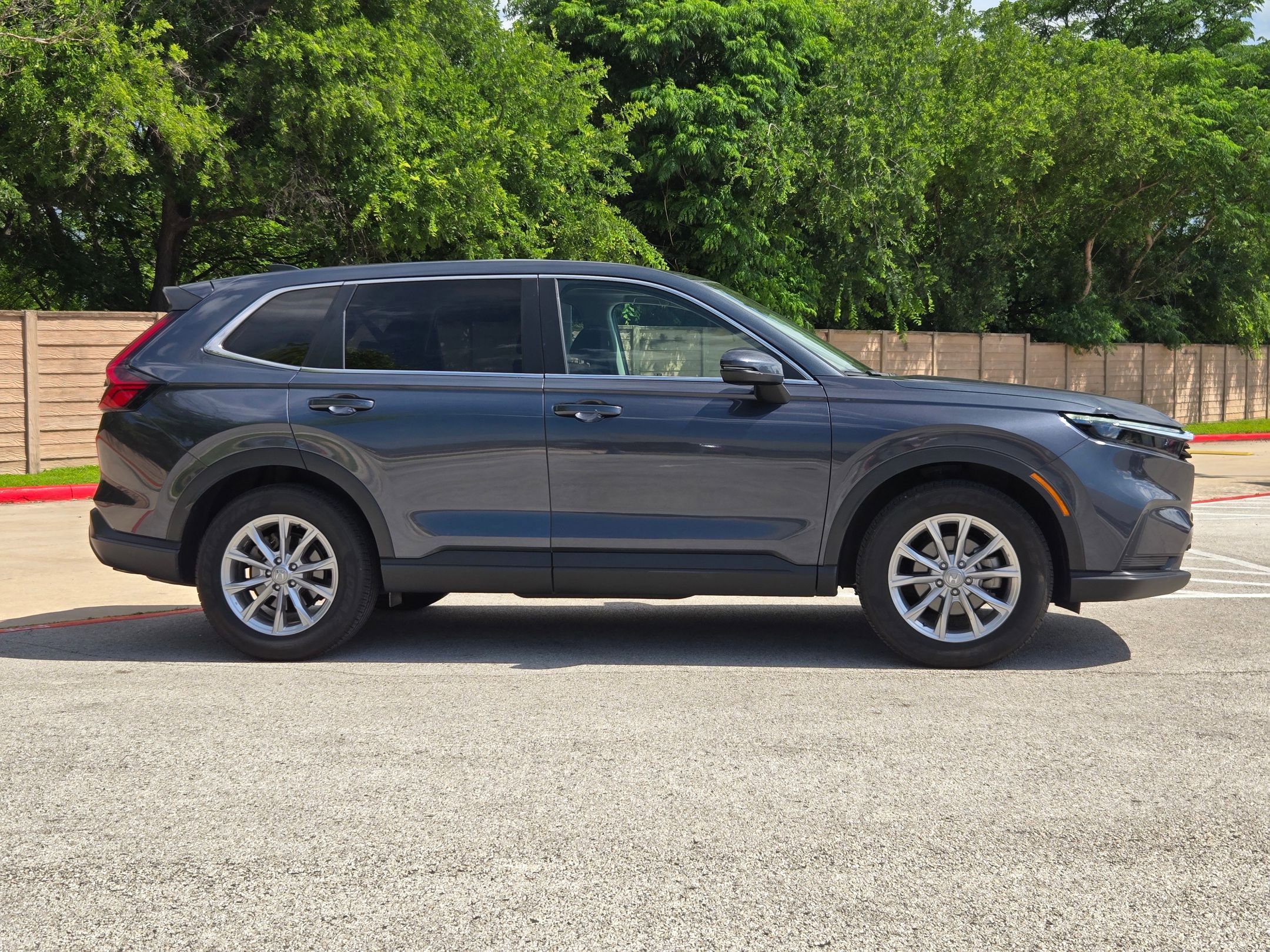 Used 2024 Honda CR-V EX image 2