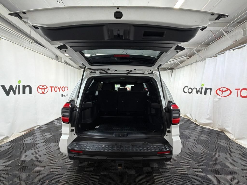 Used 2025 Toyota 4Runner SR5 AWD/4WD image 16