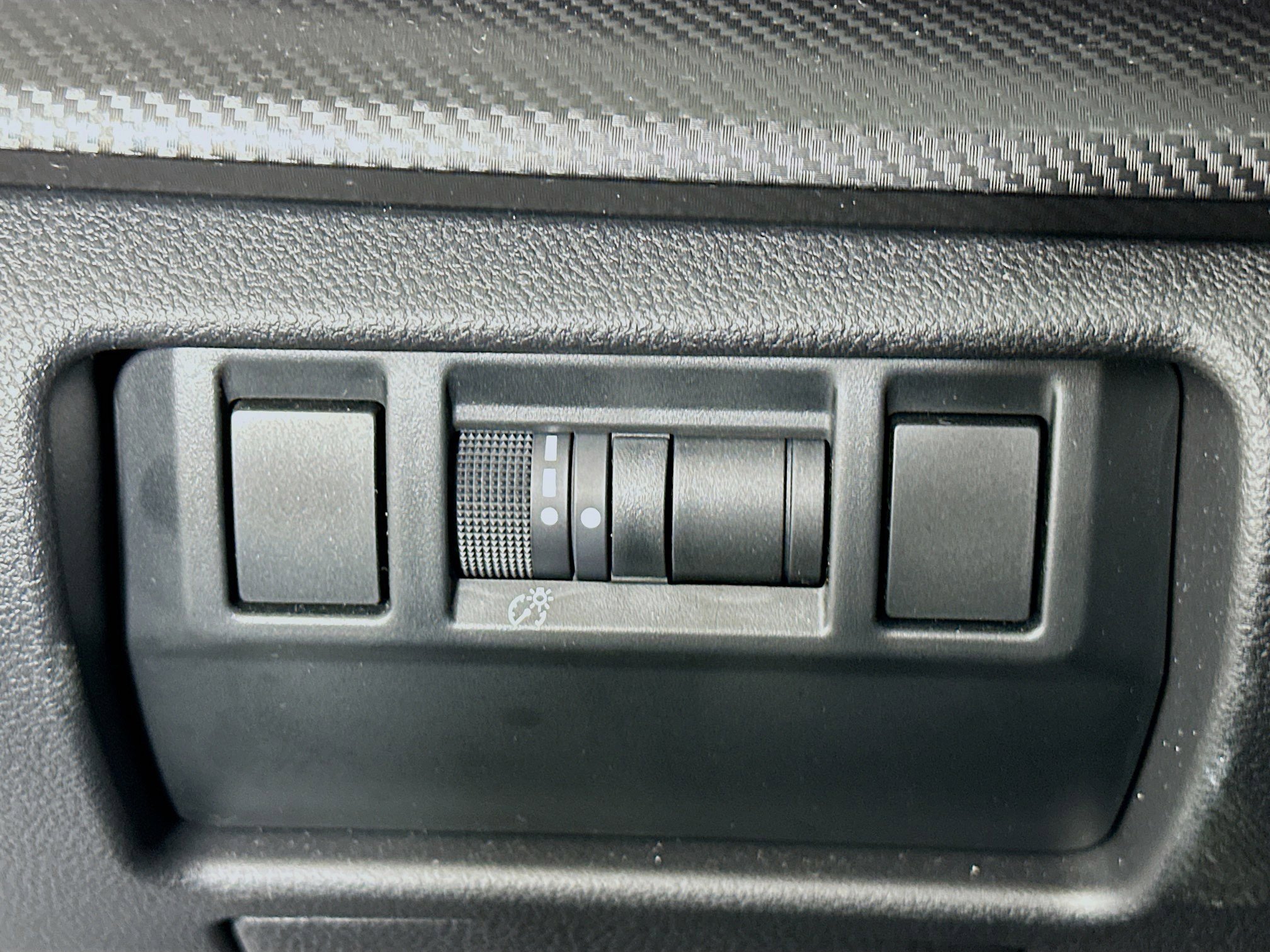 Used 2024 Subaru Crosstrek 2.0i Premium image 16