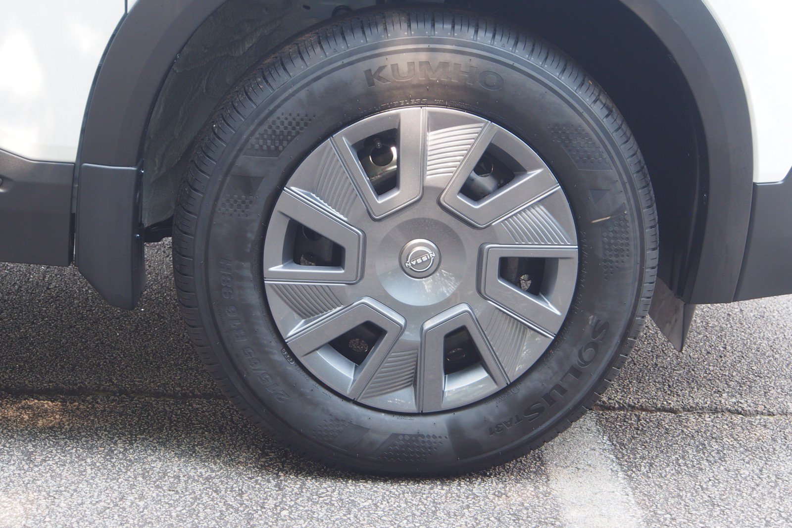 New 2026 Nissan Kicks S FWD image 9