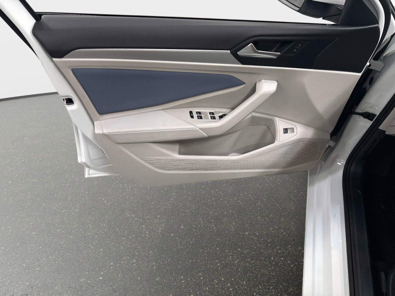 New 2026 Volkswagen Jetta SE image 18