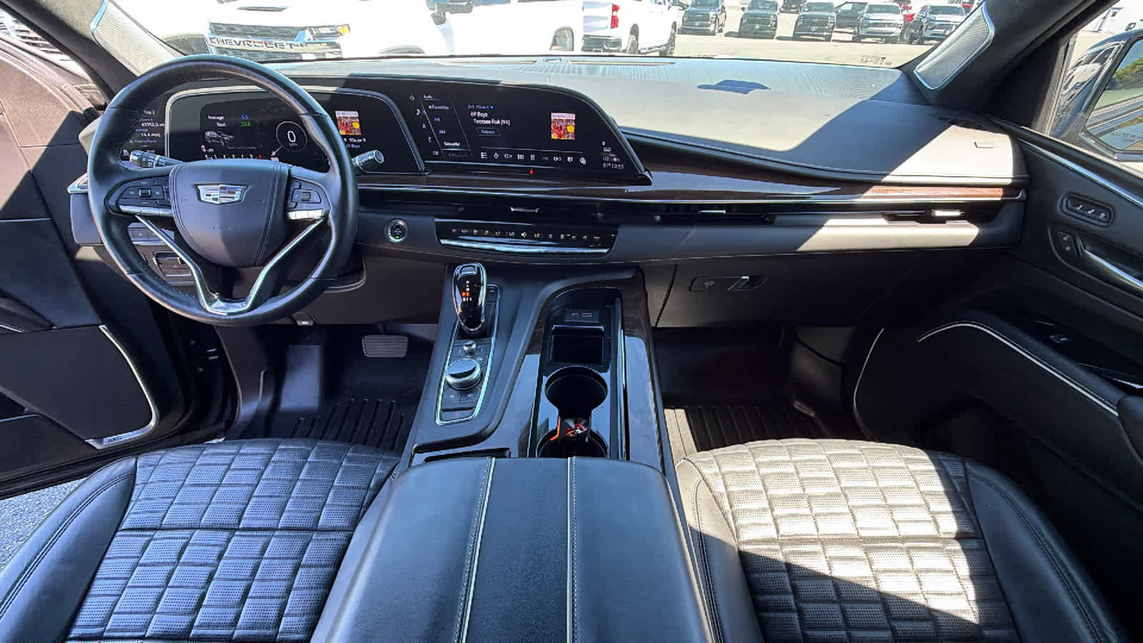 Used 2023 Cadillac Escalade Sport Platinum w/ Heavy-Duty Trailer Package AWD/4WD image 26