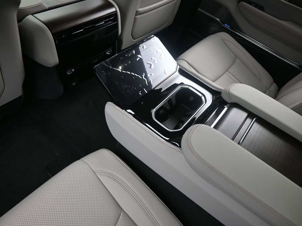 Used 2024 Jeep Grand Wagoneer L 4WD image 40