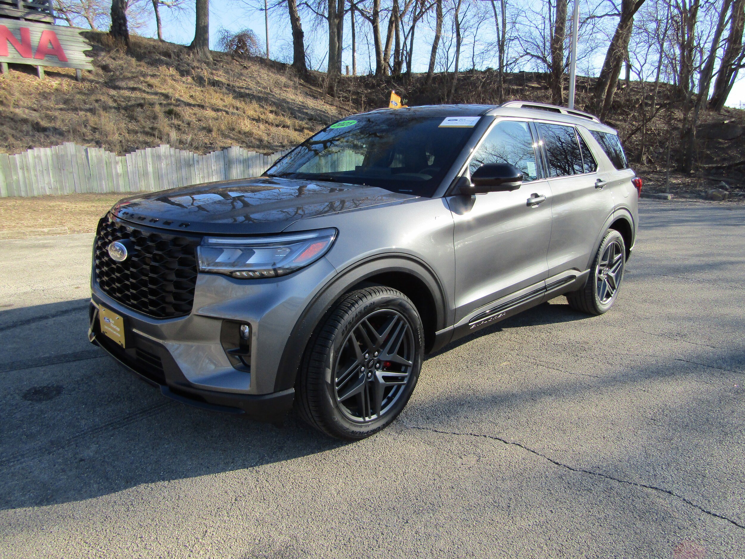 Certified 2025 Ford Explorer ST-Line w/ Premium Package AWD/4WD image 2