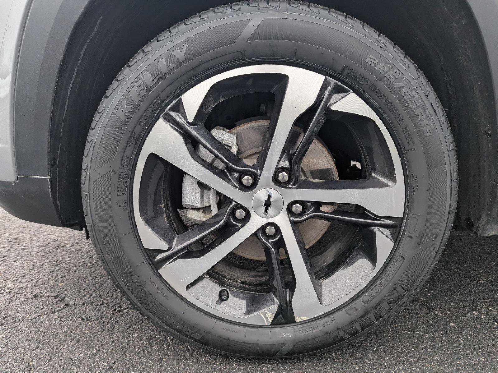 Certified 2024 Chevrolet Trax RS w/ Driver Confidence Package image 10