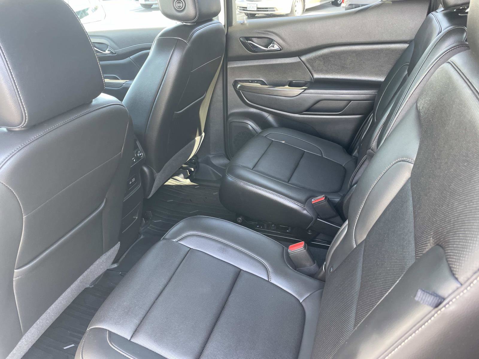 Used 2021 GMC Acadia SLT w/ Premium Package image 24