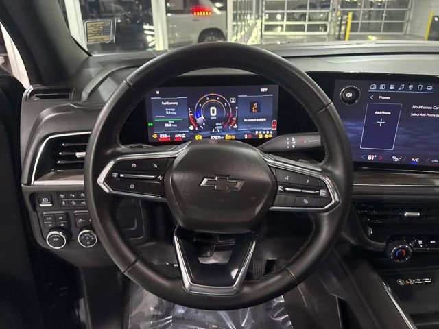 Used 2025 Chevrolet Suburban Z71 image 11