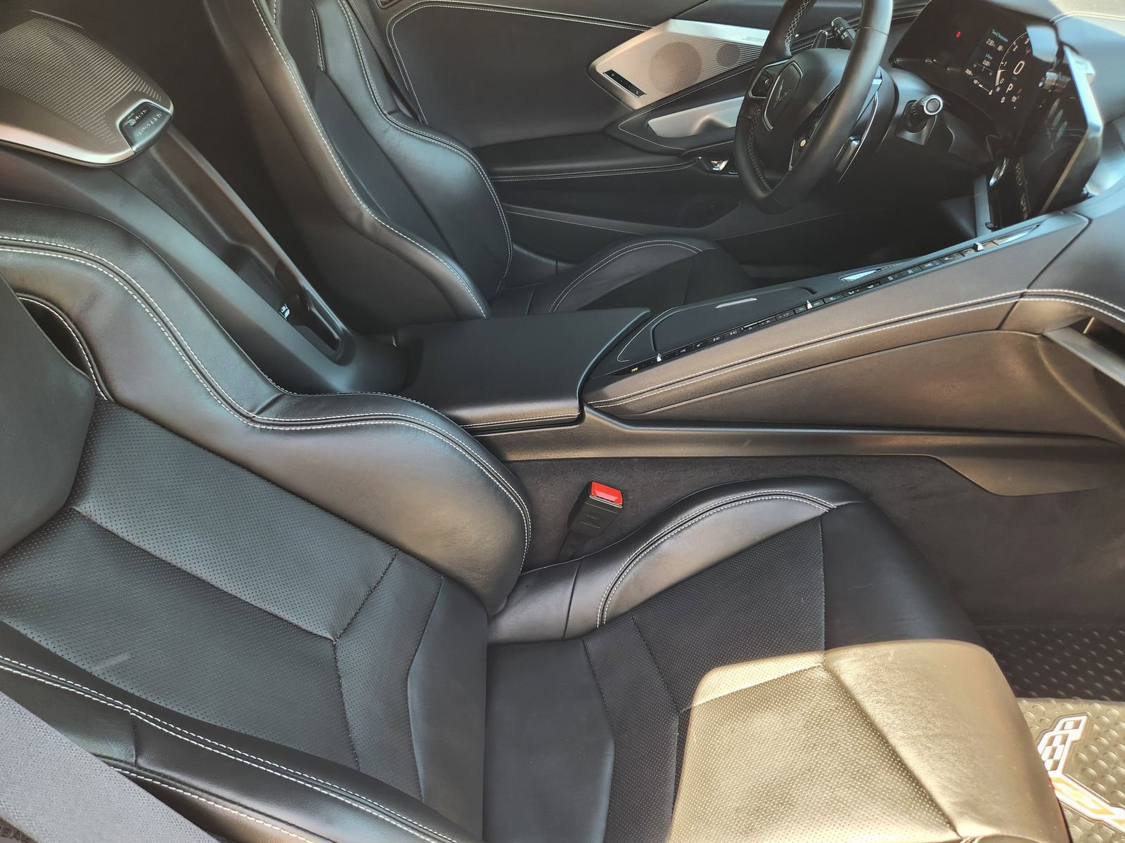 Used 2022 Chevrolet Corvette Stingray w/ Z51 Performance Package image 15