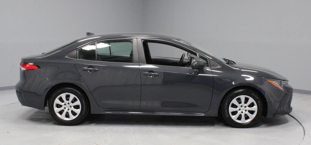 Used 2024 Toyota Corolla LE FWD image 5